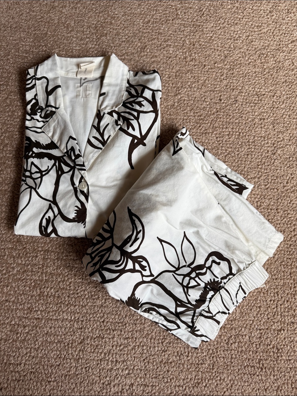 Desmond & Dempsey women’s pajama set (xs)